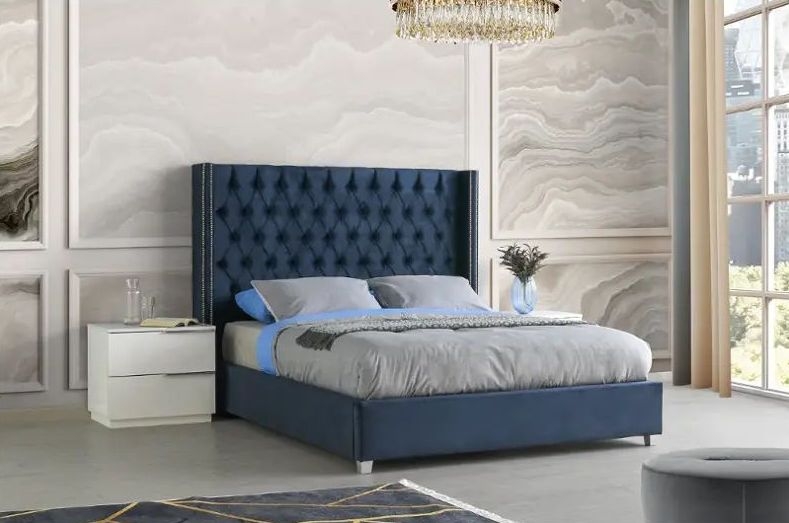 Classic SM Fabric Tufted Platform Queen Size Bed
