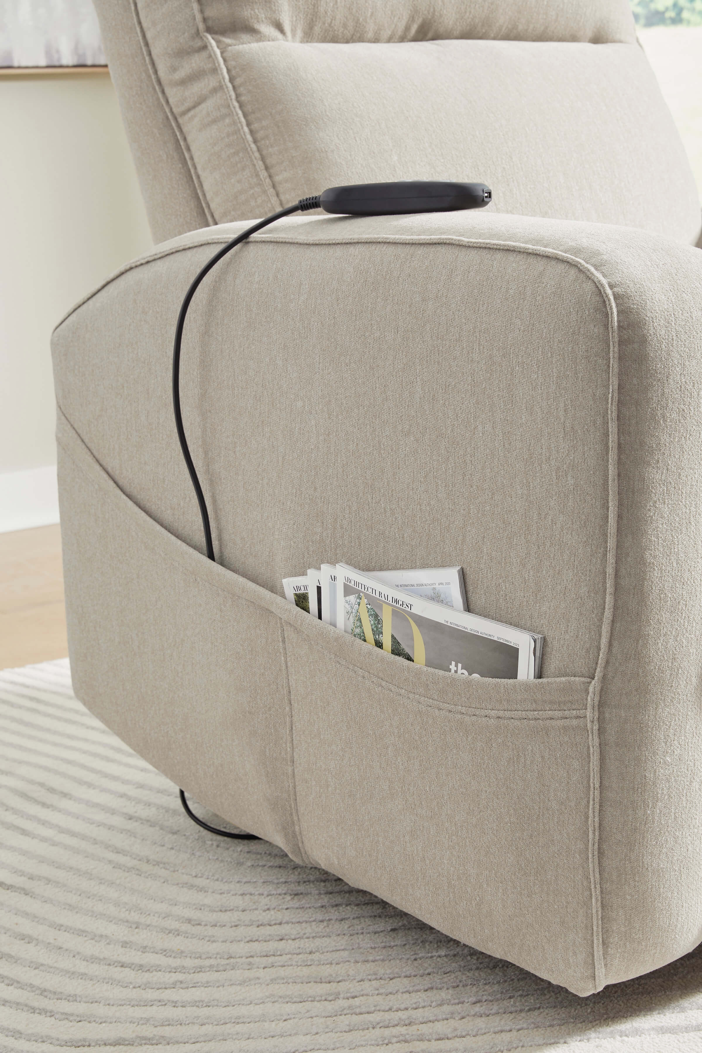 Starganza Polyester Power Lift Recliner Chair