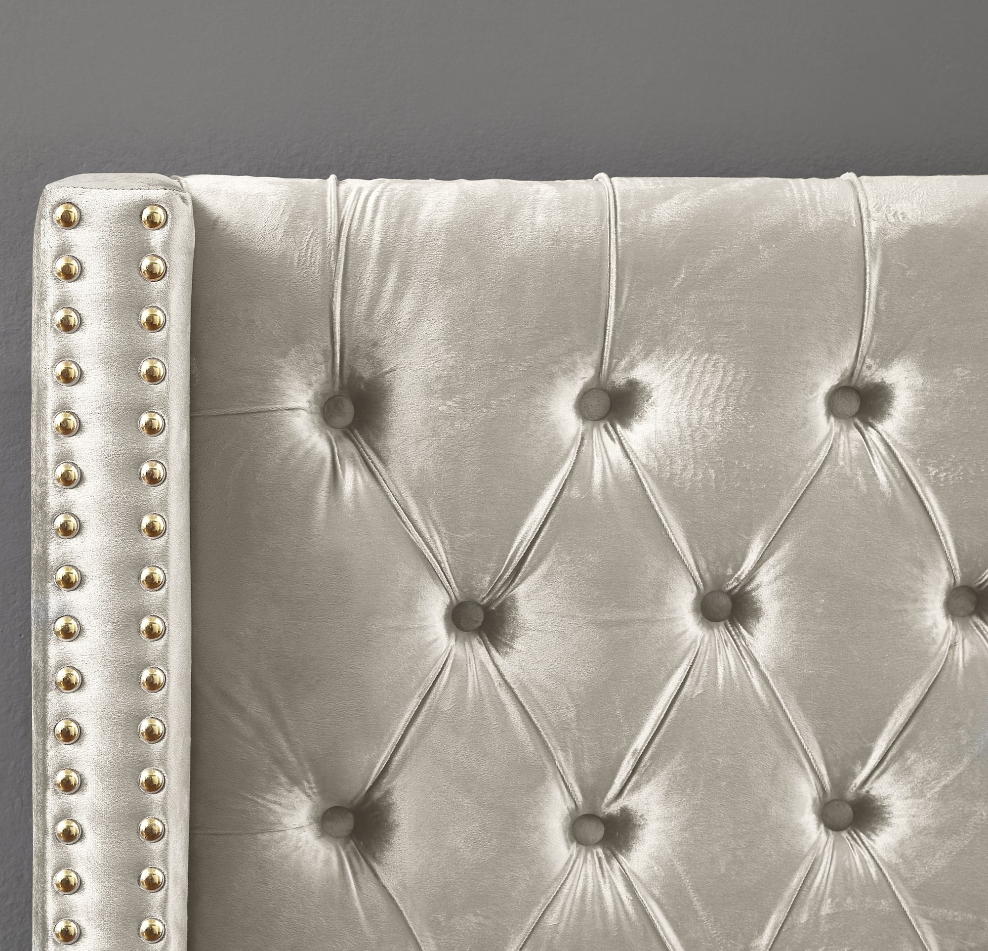 Barolo Velvet Bed