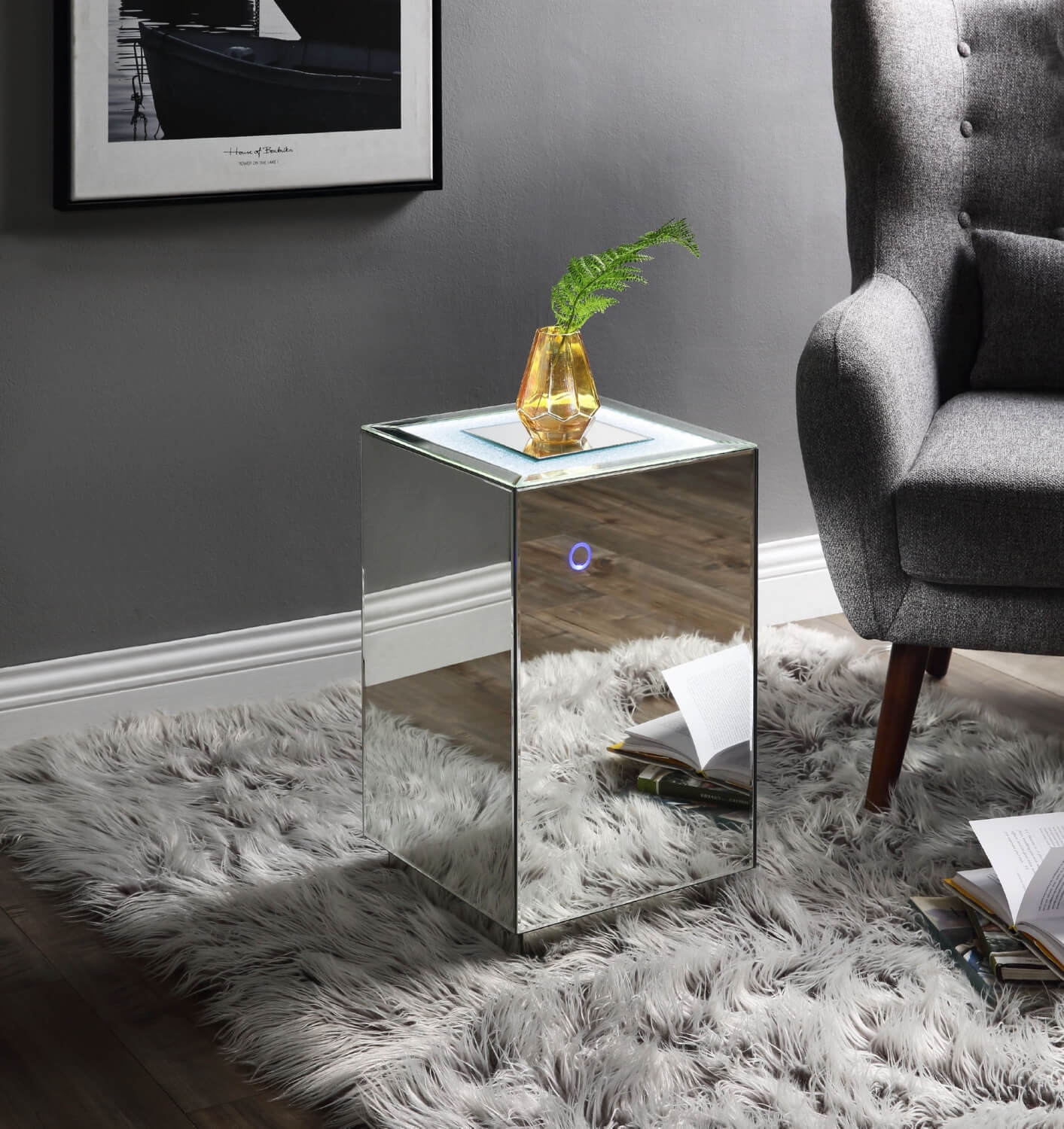 Nyoka 97704 Mirrored Accent Table w/LED