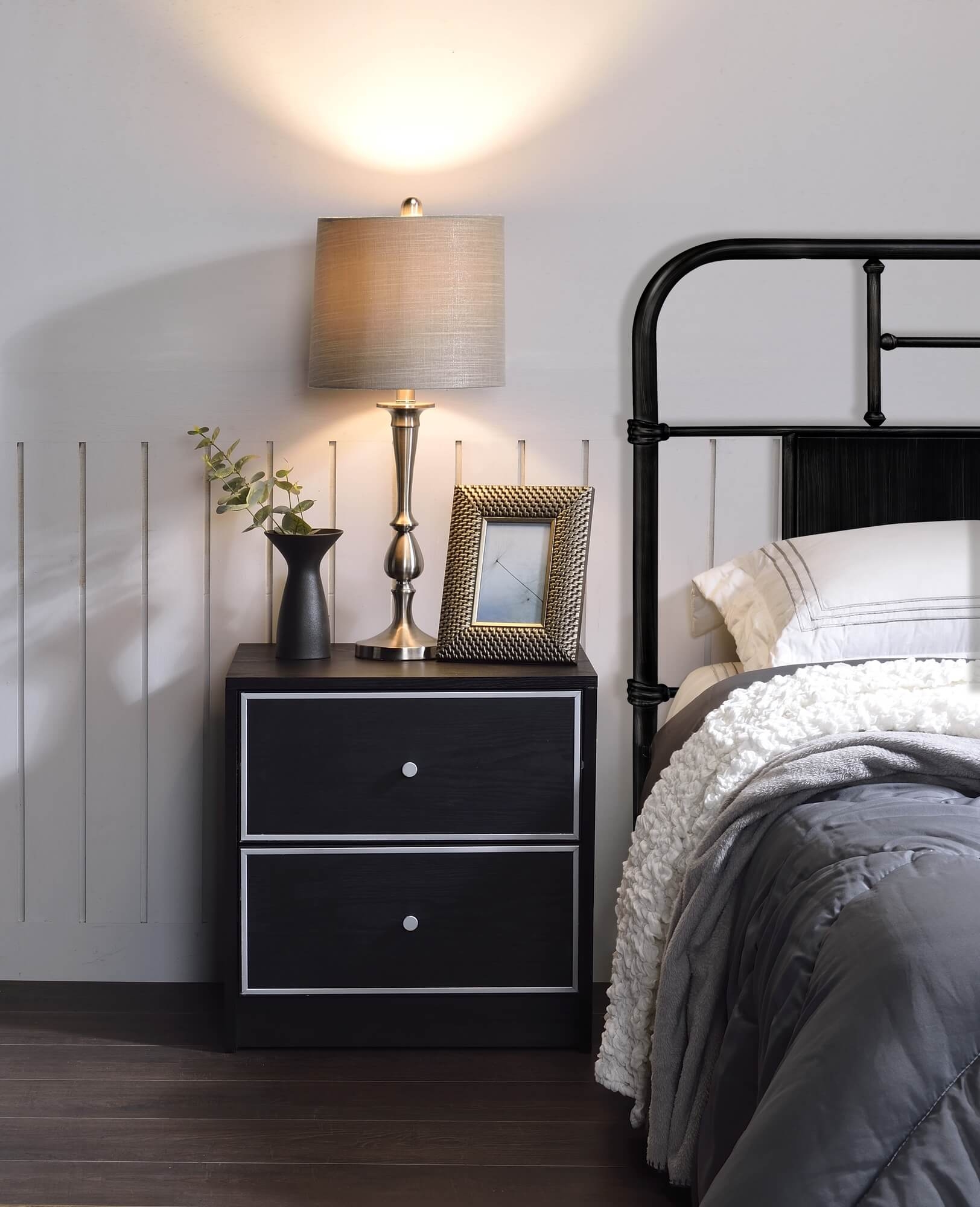 Jabir Wood/Metal Accent Table/Nightstand
