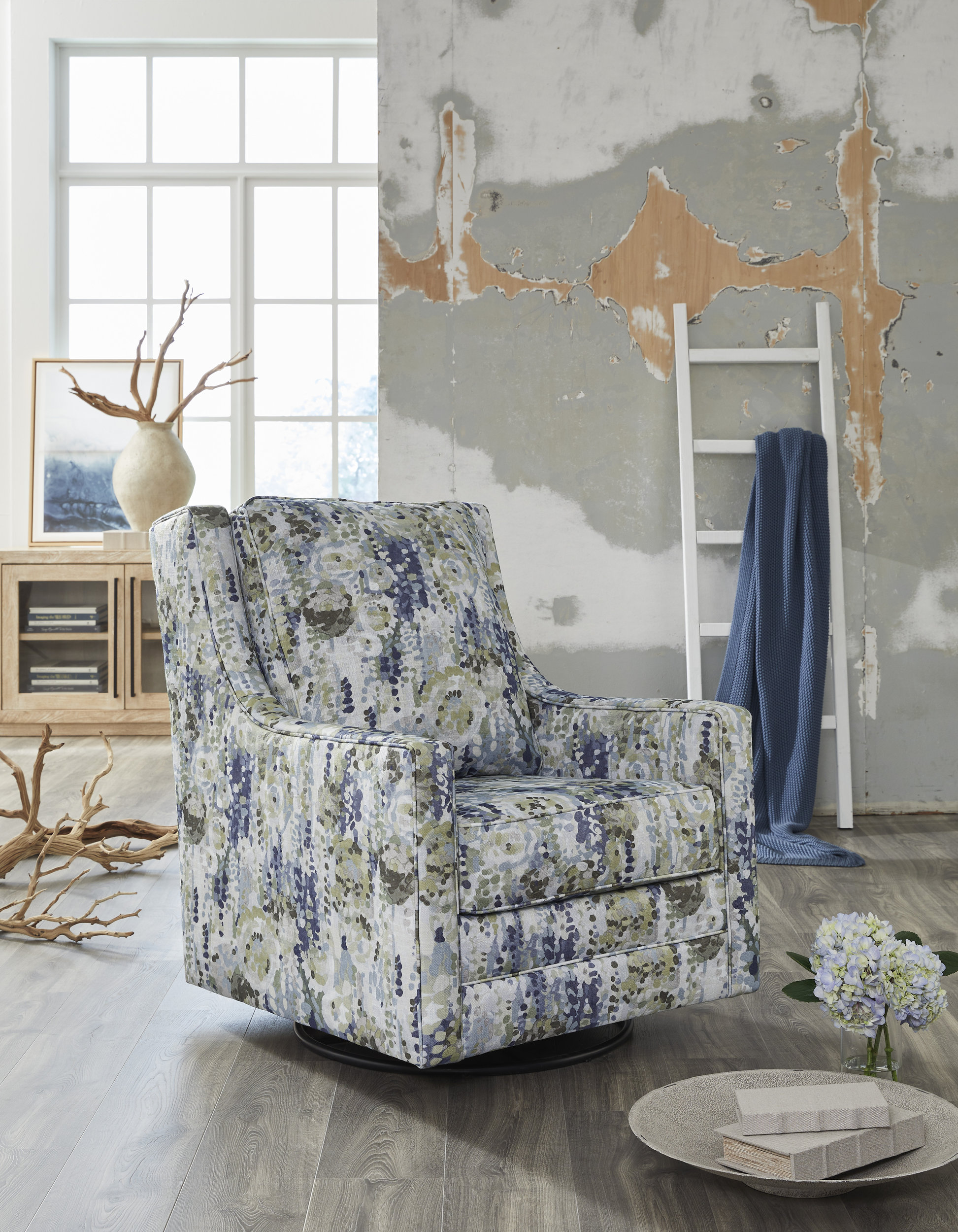 Dustinford Polyester Swivel Glider Accent Chair