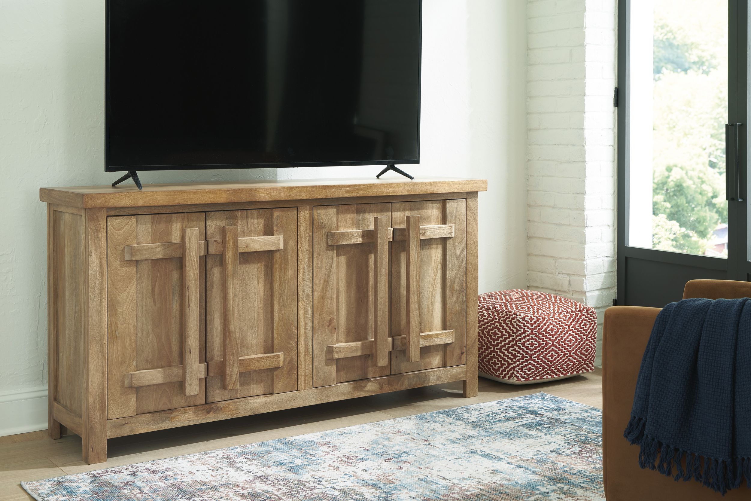 Dresor 4-Door Natural Wood Accent Cabinet | Storage Sideboard