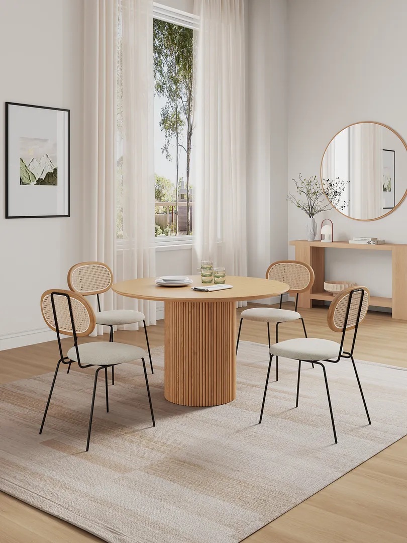 Hathaway 47.24-inch Solid Wood Round Dining Room Set w/Jardin Chairs