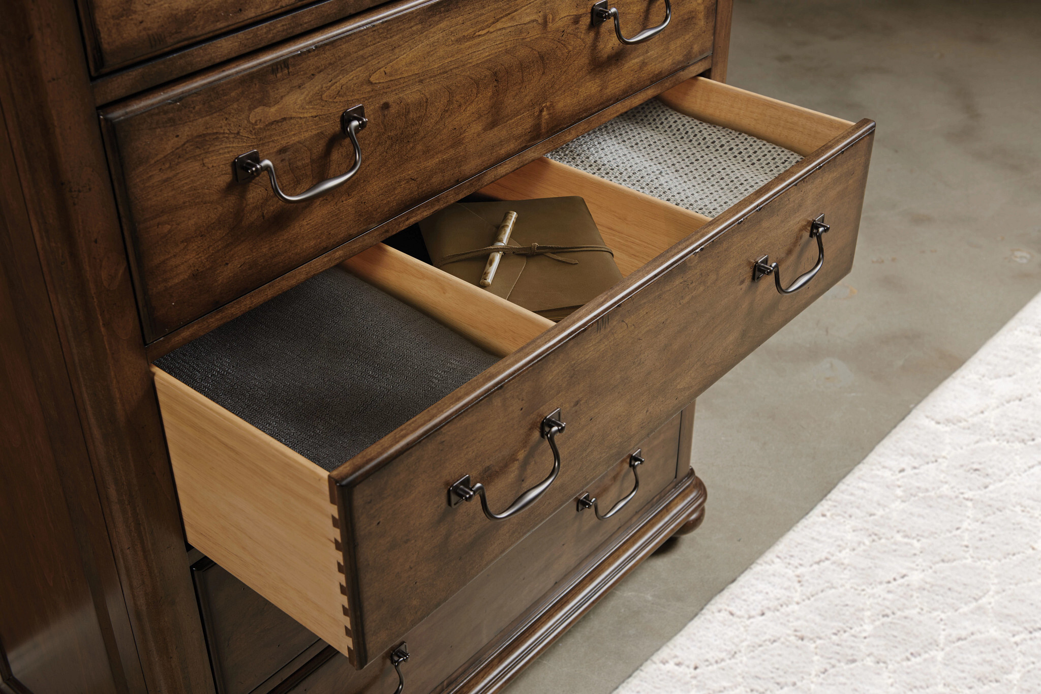 Commonwealth Allenby Wood Panel Bedroom Set