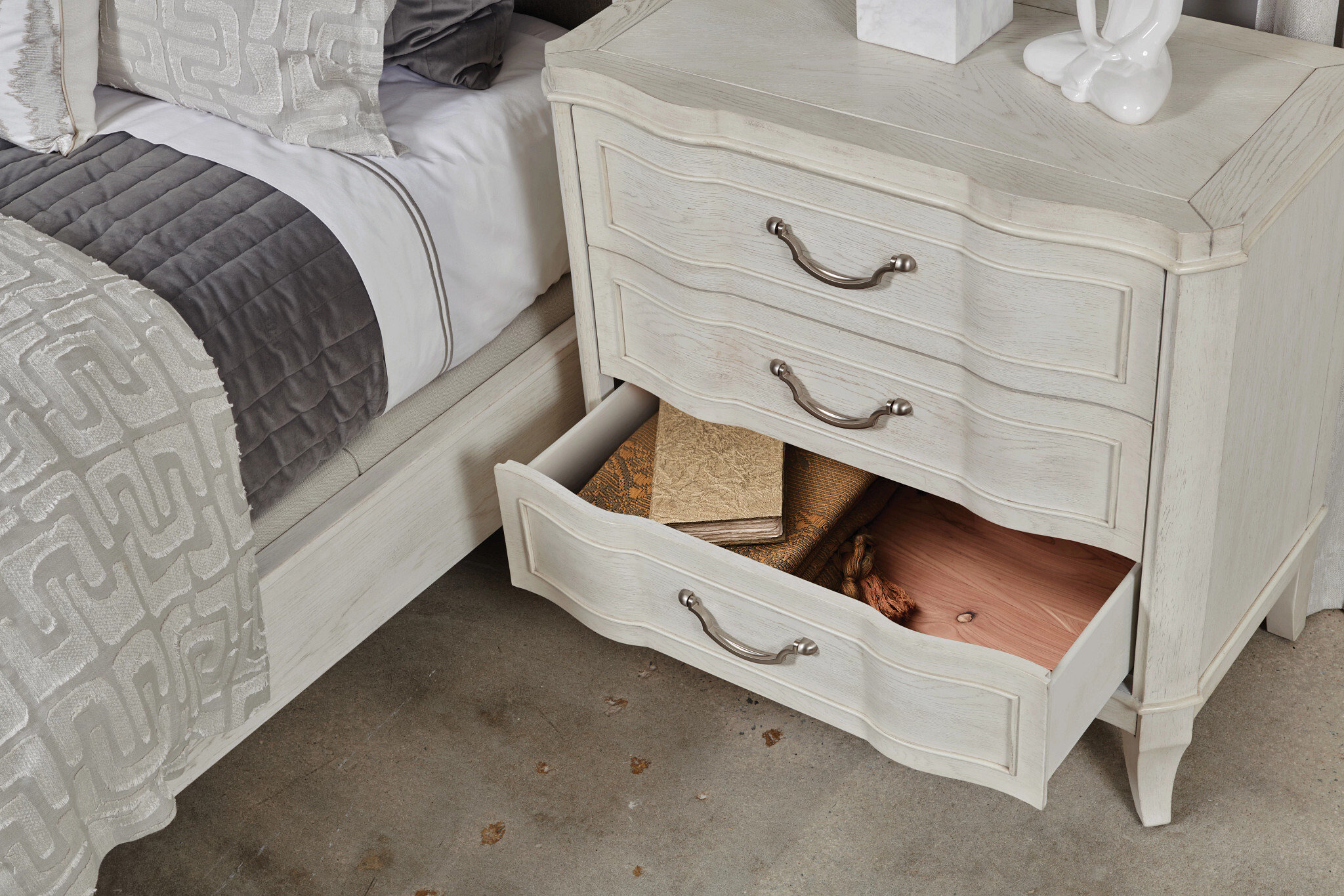 Harmony Carlyn Wood/Fabric Upholstered Bedroom Set