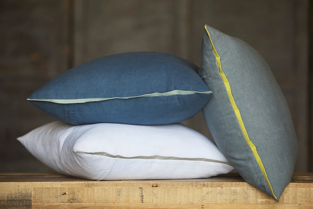 CUS28024 Cotton Handmade Cushion