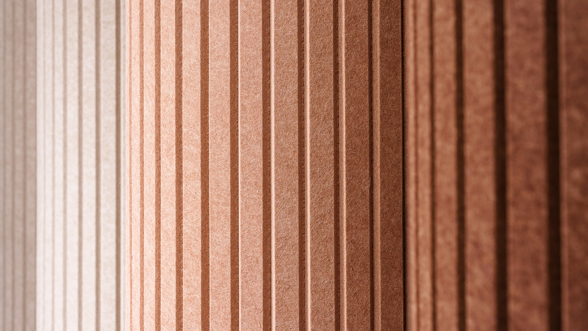 Parthos Acoustic Column w/Hooks