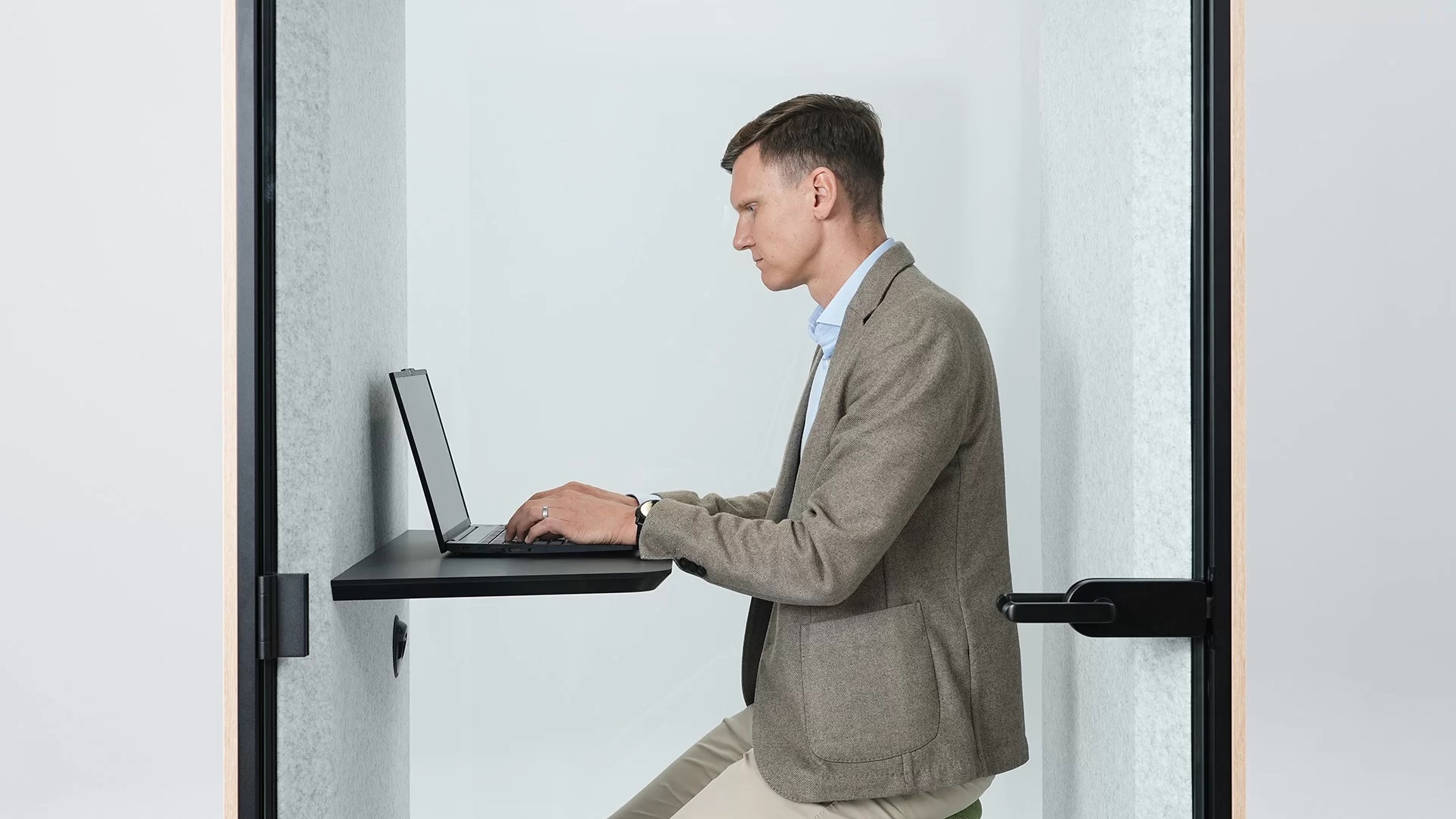 NARBUTAS SONUS S Acoustic Pod w/Glass Back Wall, Socket