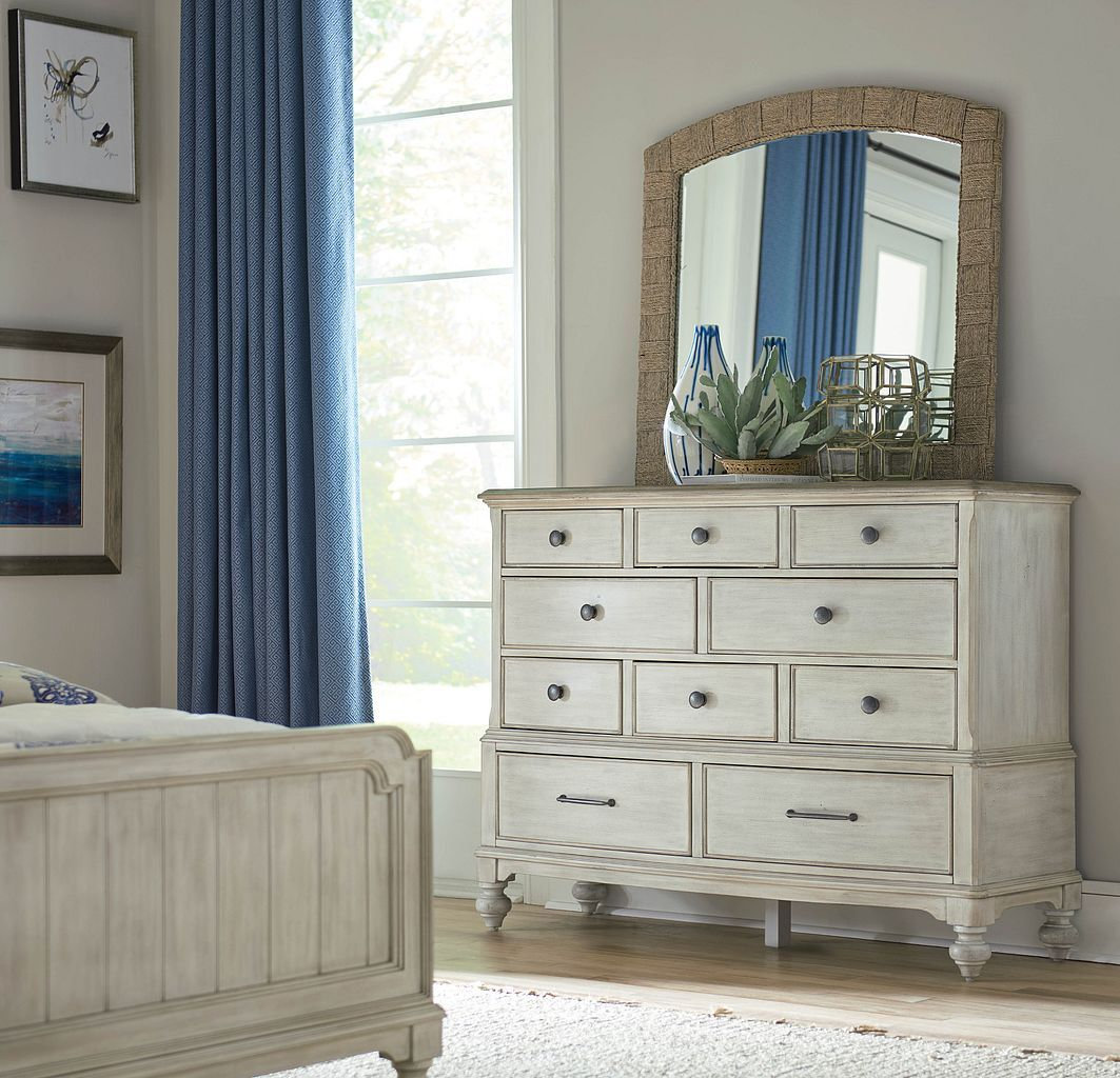 Litchfield Currituck Woven/Wood Low Post Bedroom Set