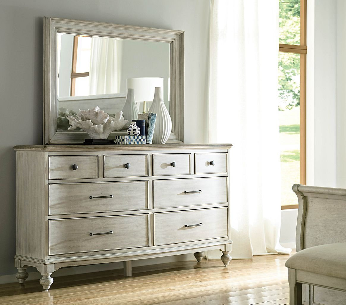 Litchfield Laurel Wood Panel Bedroom Set