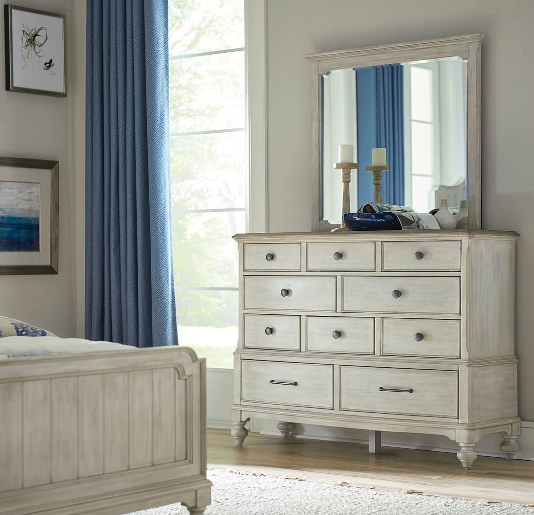 Litchfield Laurel Wood Panel Bedroom Set