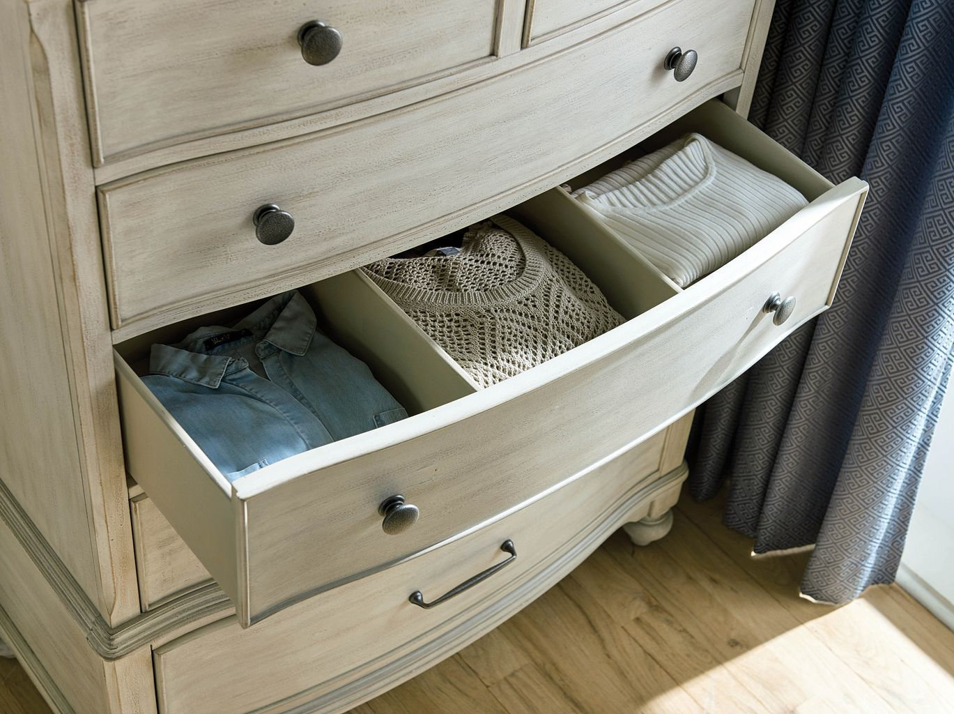 Litchfield Hanover Wood Sleigh Bedroom Set