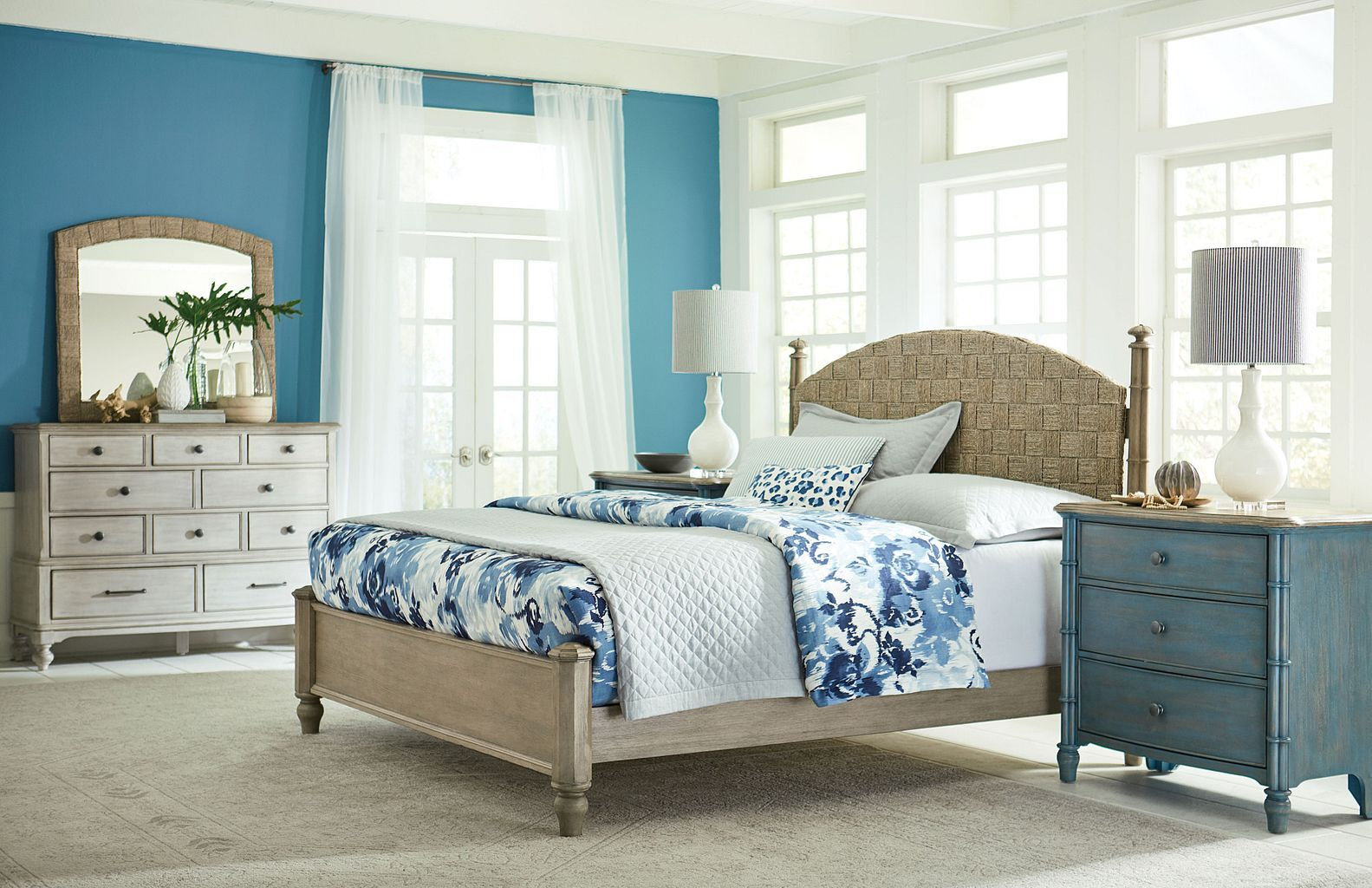 Litchfield Currituck Woven/Wood Low Post Bed, King Size