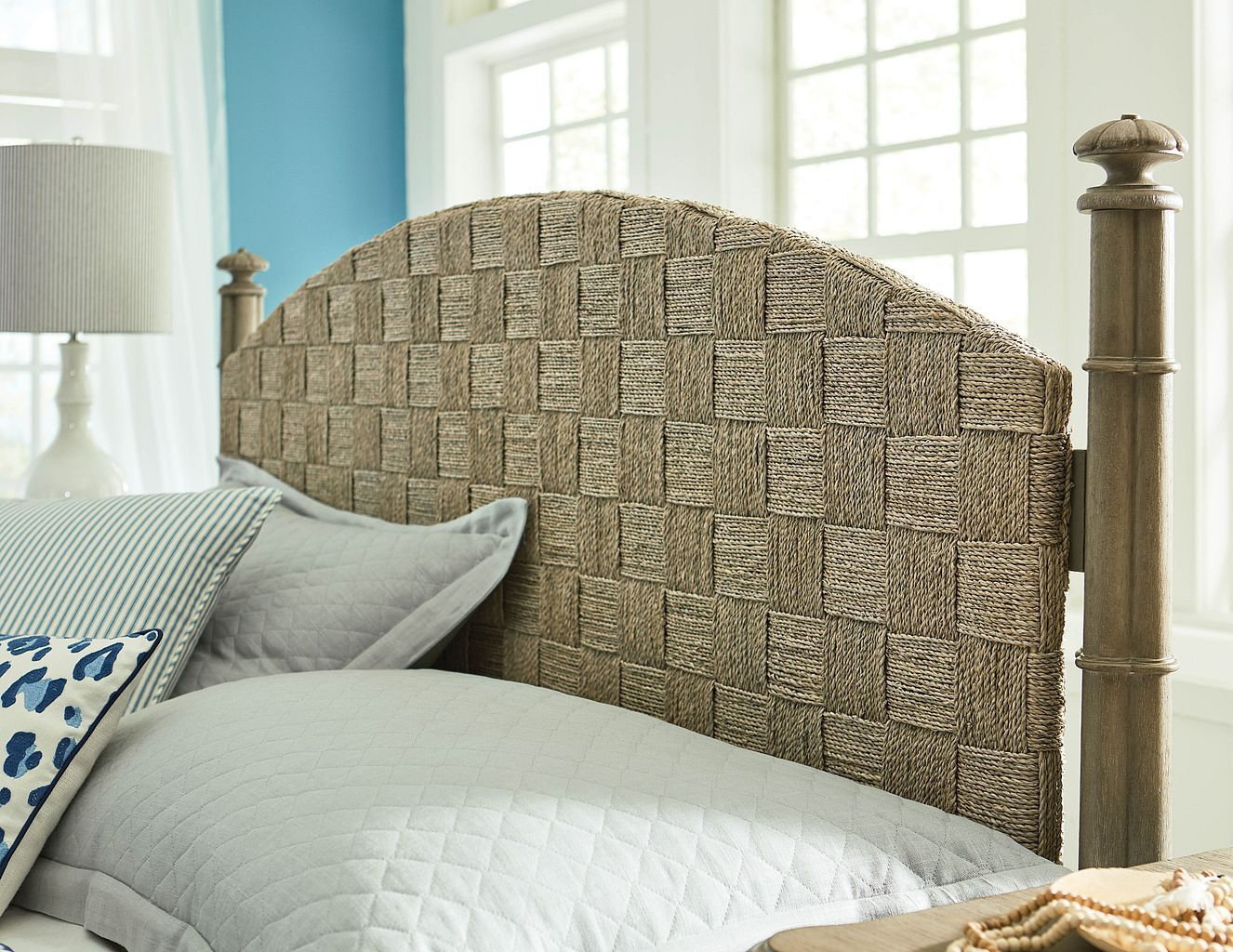 Litchfield Currituck Woven/Wood Low Post Bedroom Set