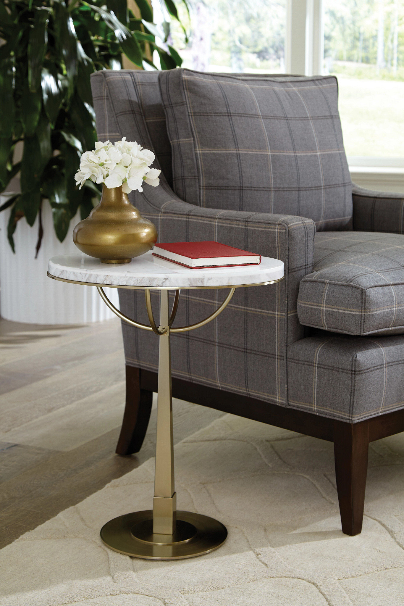 POE OVAL SPOT TABLE