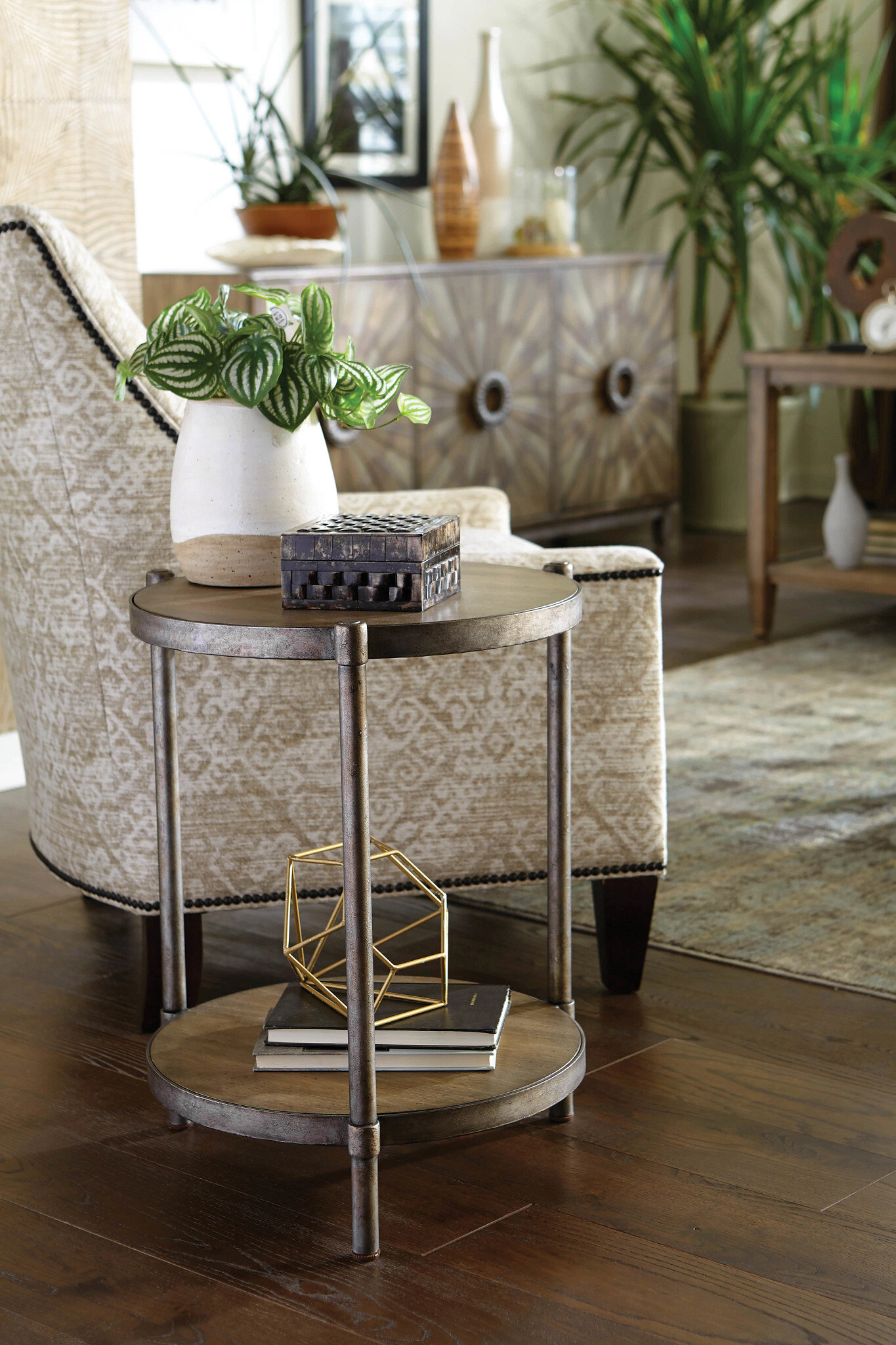 Hammary Living Room Round Accent Table 