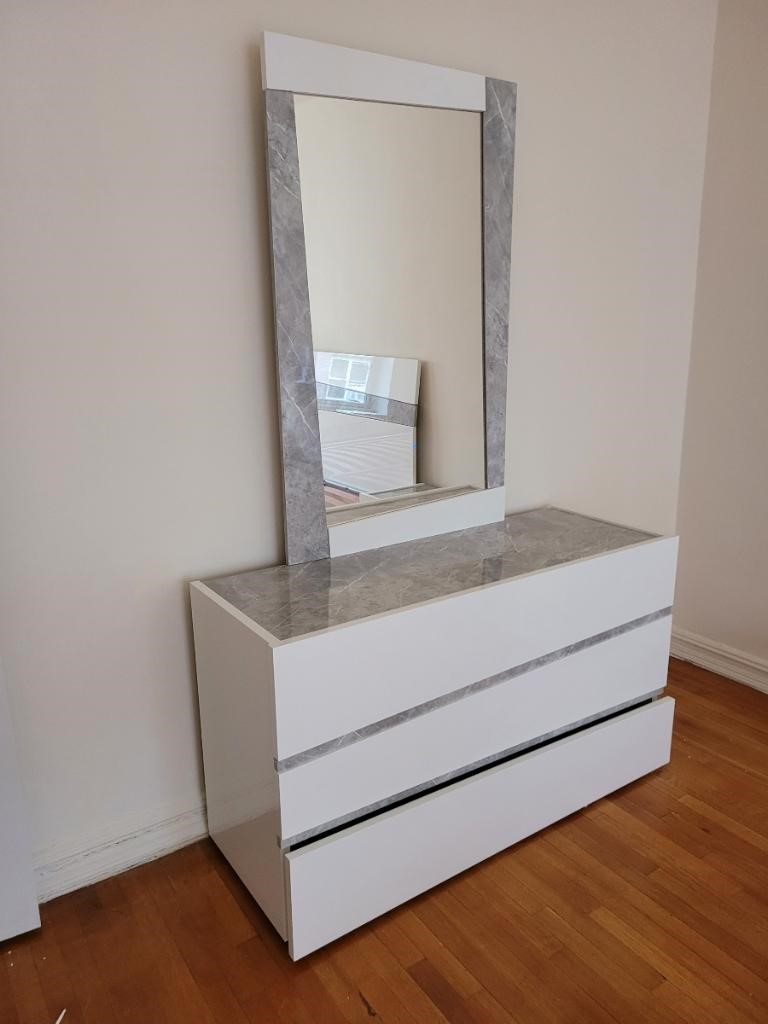 Alba MDF/Marble Platform Bedroom Set w/LED Headboard