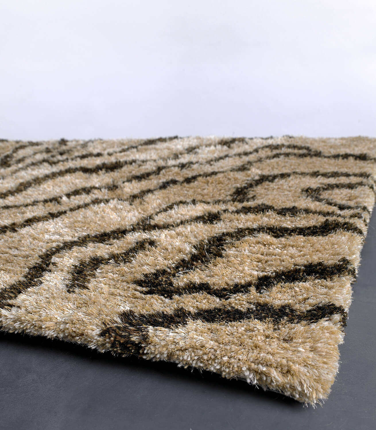Amazon Polyester/Wool Rectangular Handmade Rug, 5' x 7'6"
