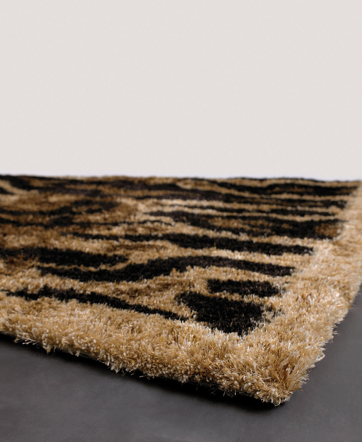 Amazon Polyester/Wool Rectangular Handmade Rug, 5' x 7'6"