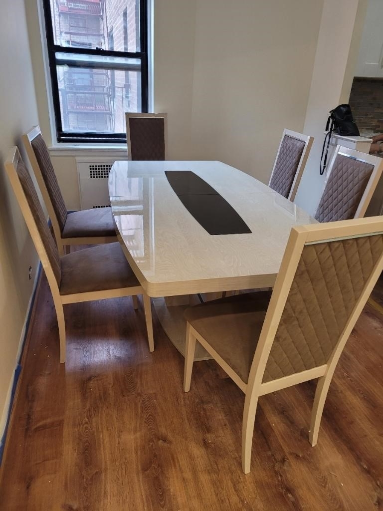 Ambra Wood Dining Room Set