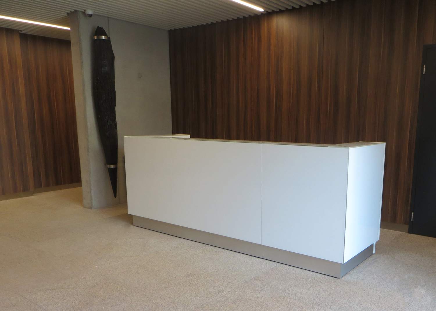 MDD Linea 112" Medium Reception Desk