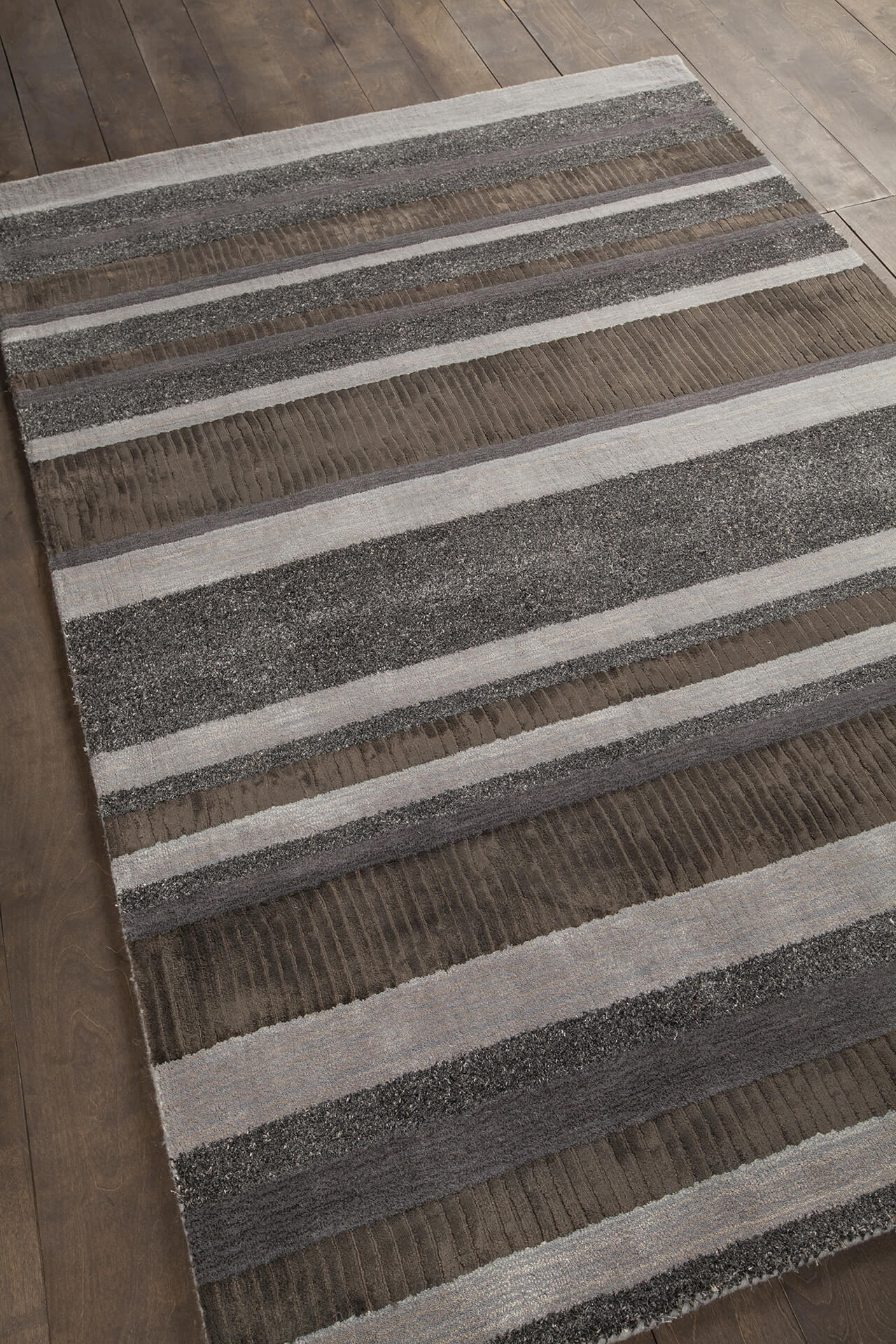 Amigo Polyester/Viscose/Wool Rectangular Handmade Rug