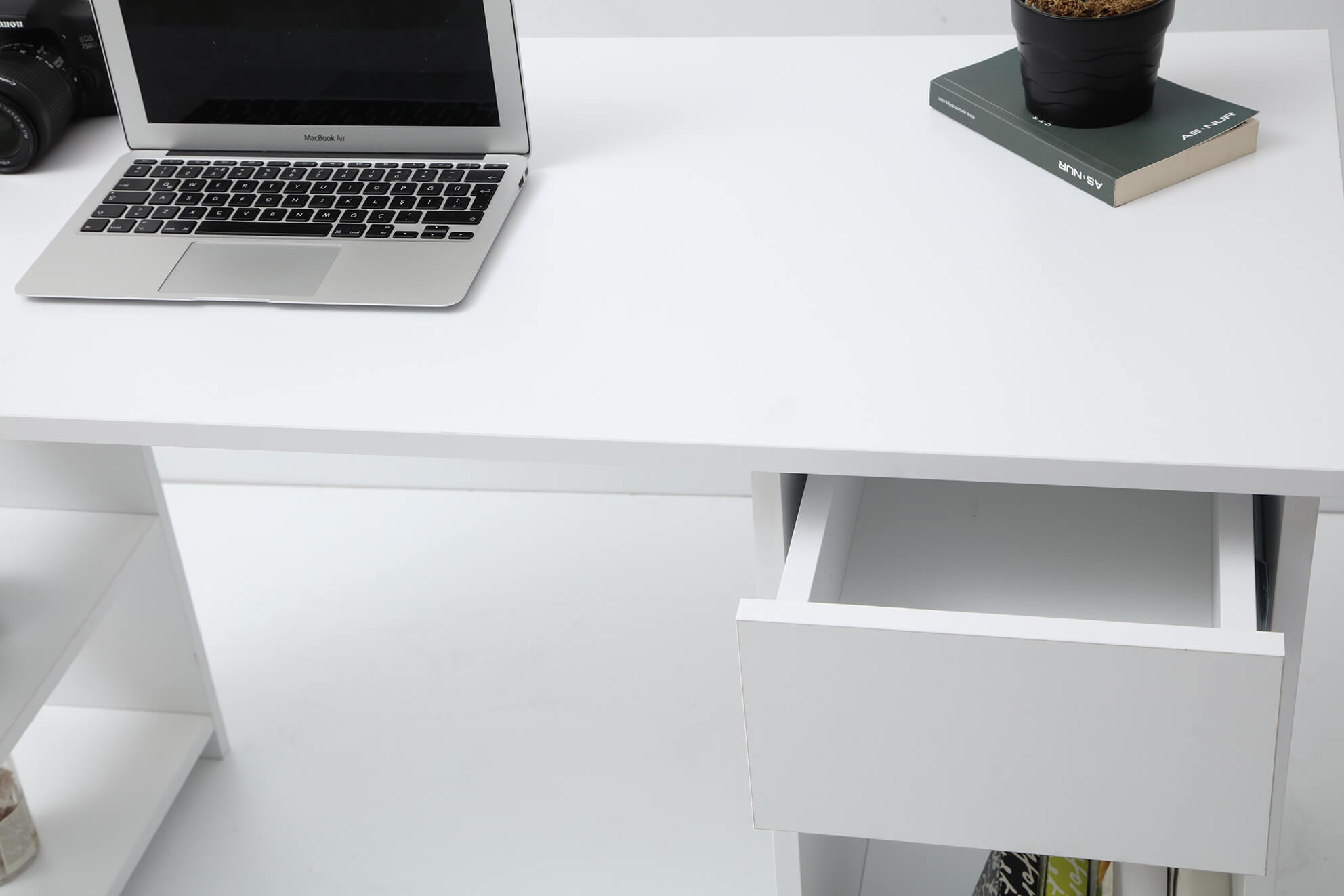 Arma Office Desk Modern Contemporary with Storage