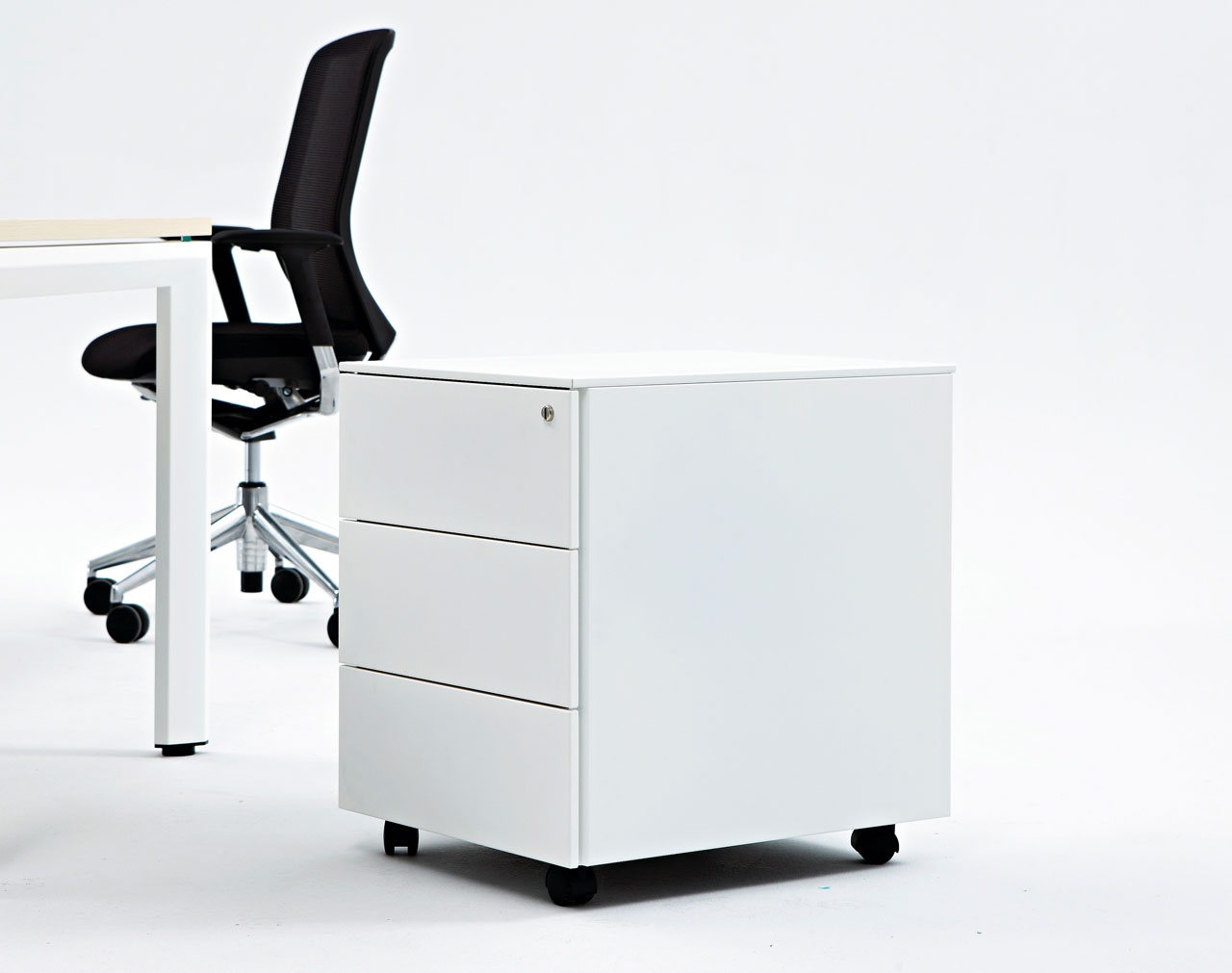 Metal Mobile Pedestal w/3 Drawers