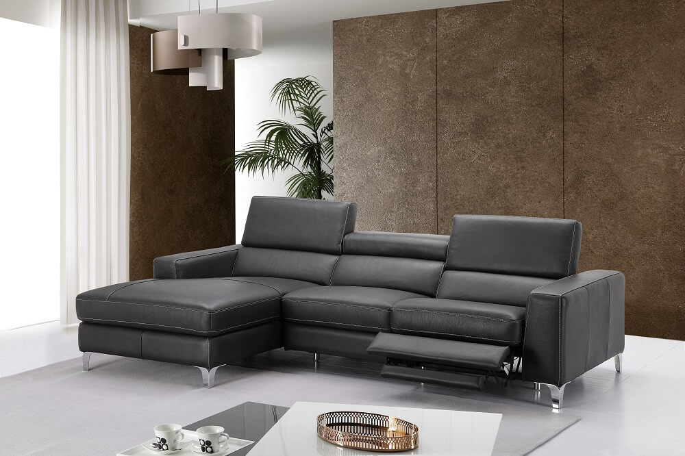 J&M Furniture Ariana Sectional - Thumbnail 2