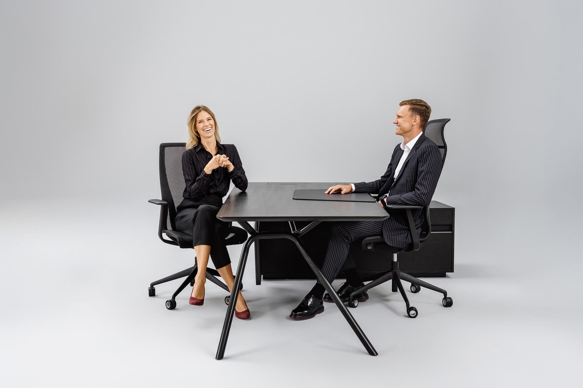 Renew your executive workspaces using the ARQUS