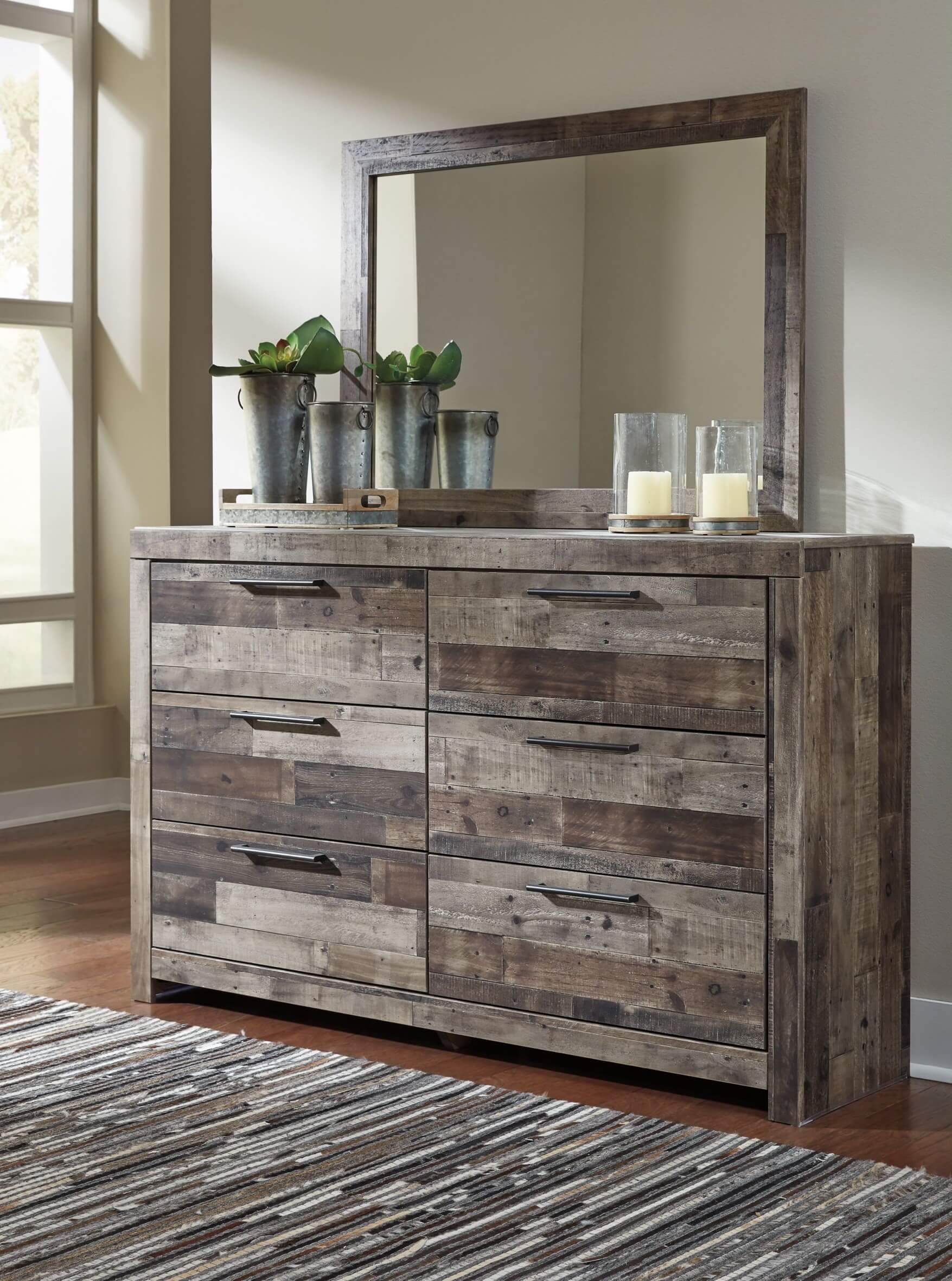 Derekson Double Dresser w/6 Drawers