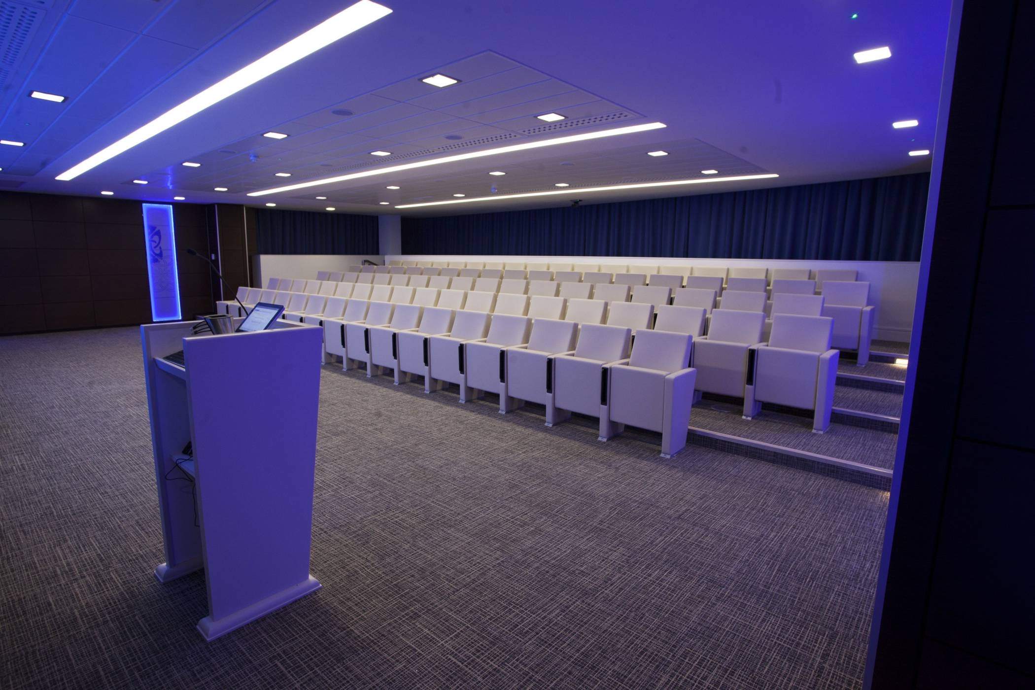 Audit Customizable Auditorium Seat