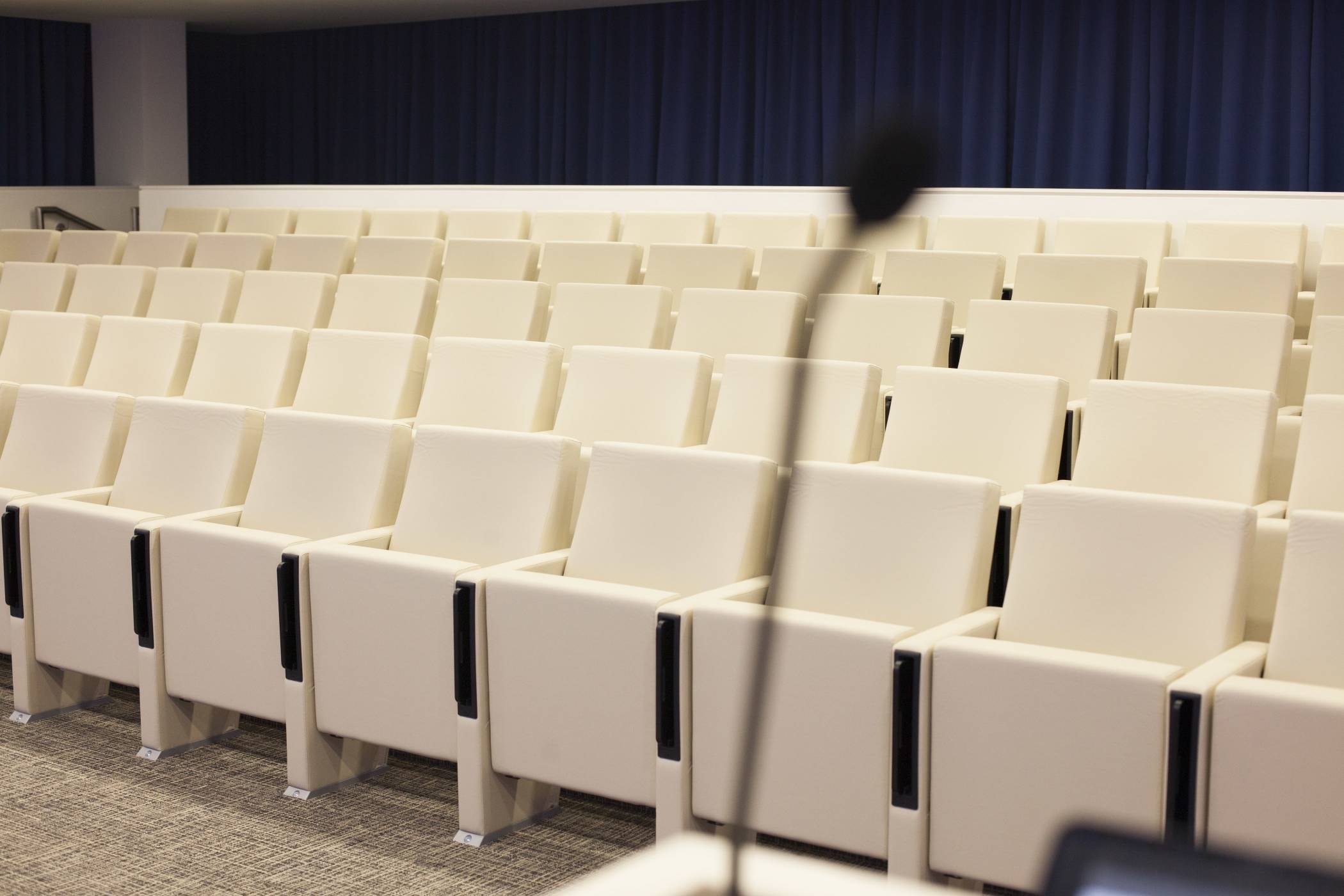 Audit Customizable Auditorium Seat