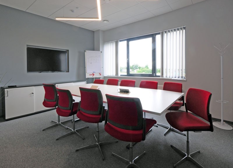 Aura Visitor Chair, 4-star Base