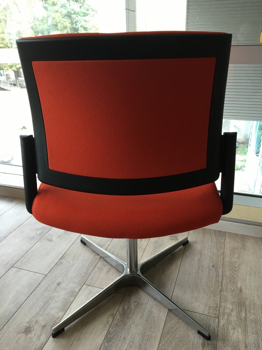 Aura Visitor Chair, 4-star Base
