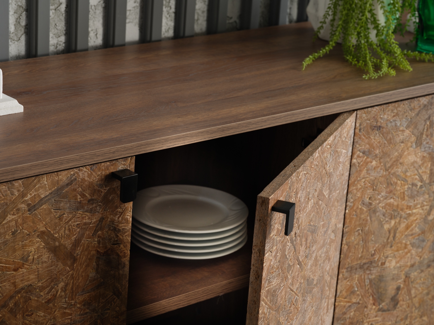 Avenir 4 Door Console