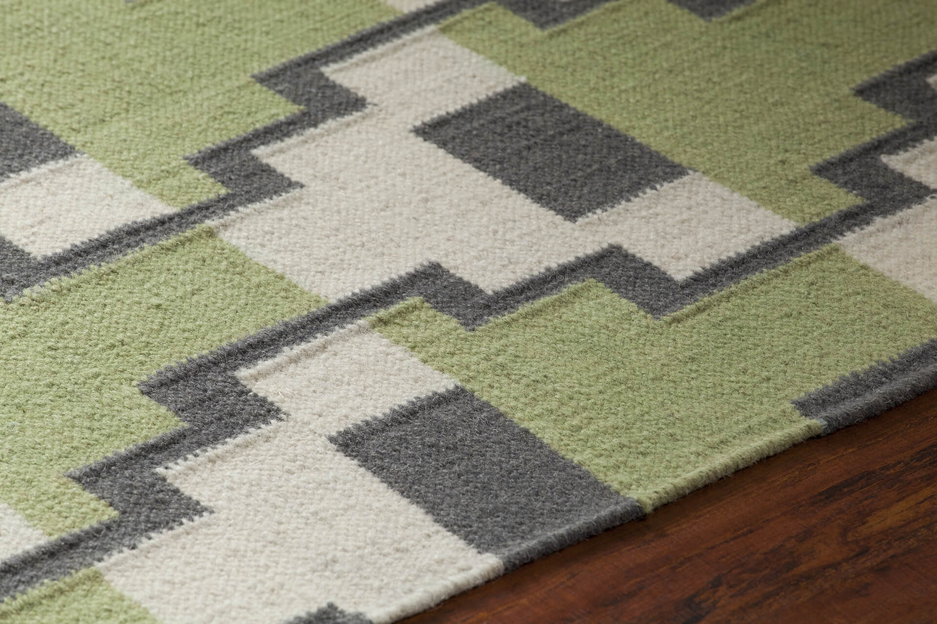 Avon Wool Rectangular Handmade Rug, 7'9" x 10'6"