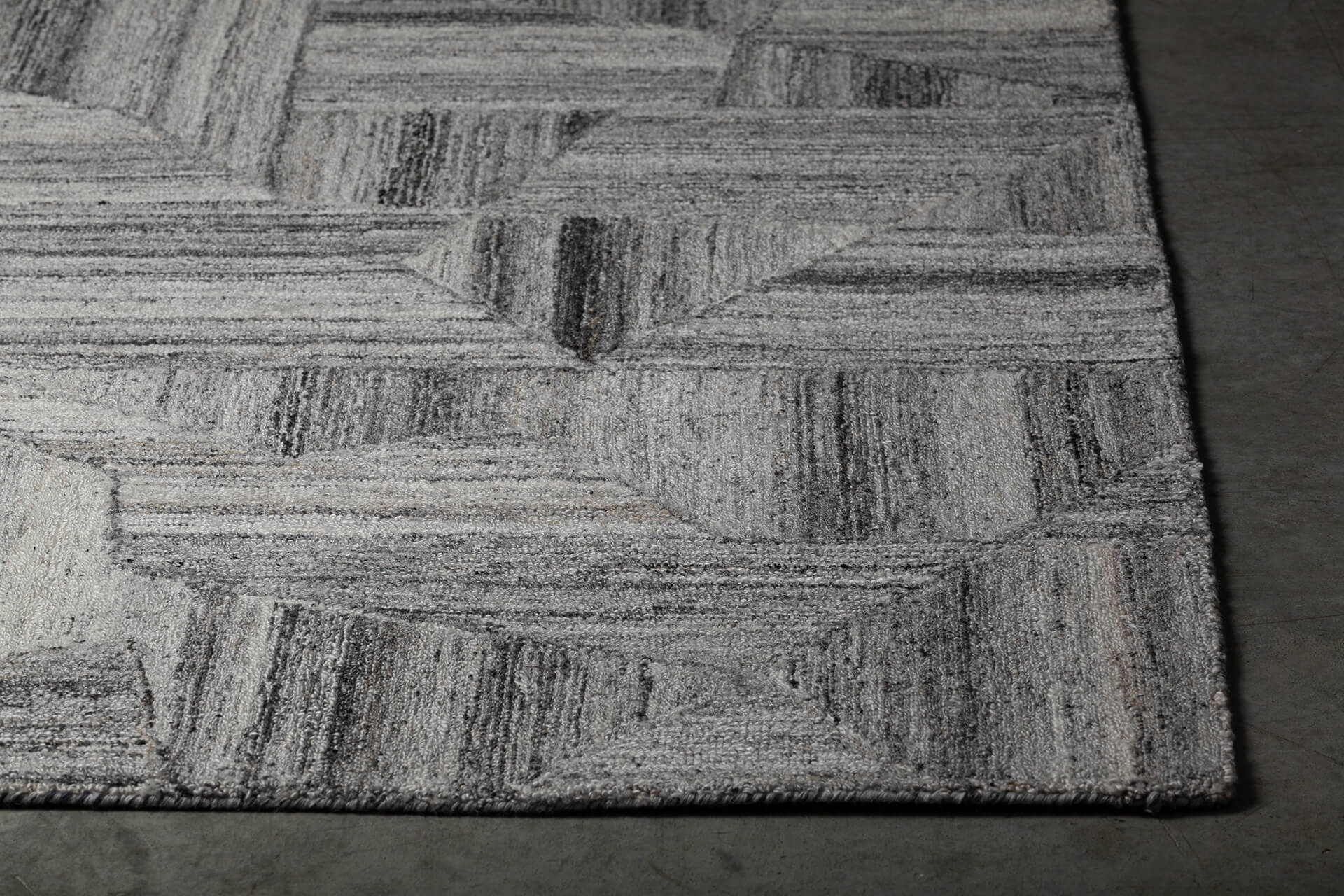 Avril Polyester Rectangular Hand-tufted Rug, 5' x 7'6"