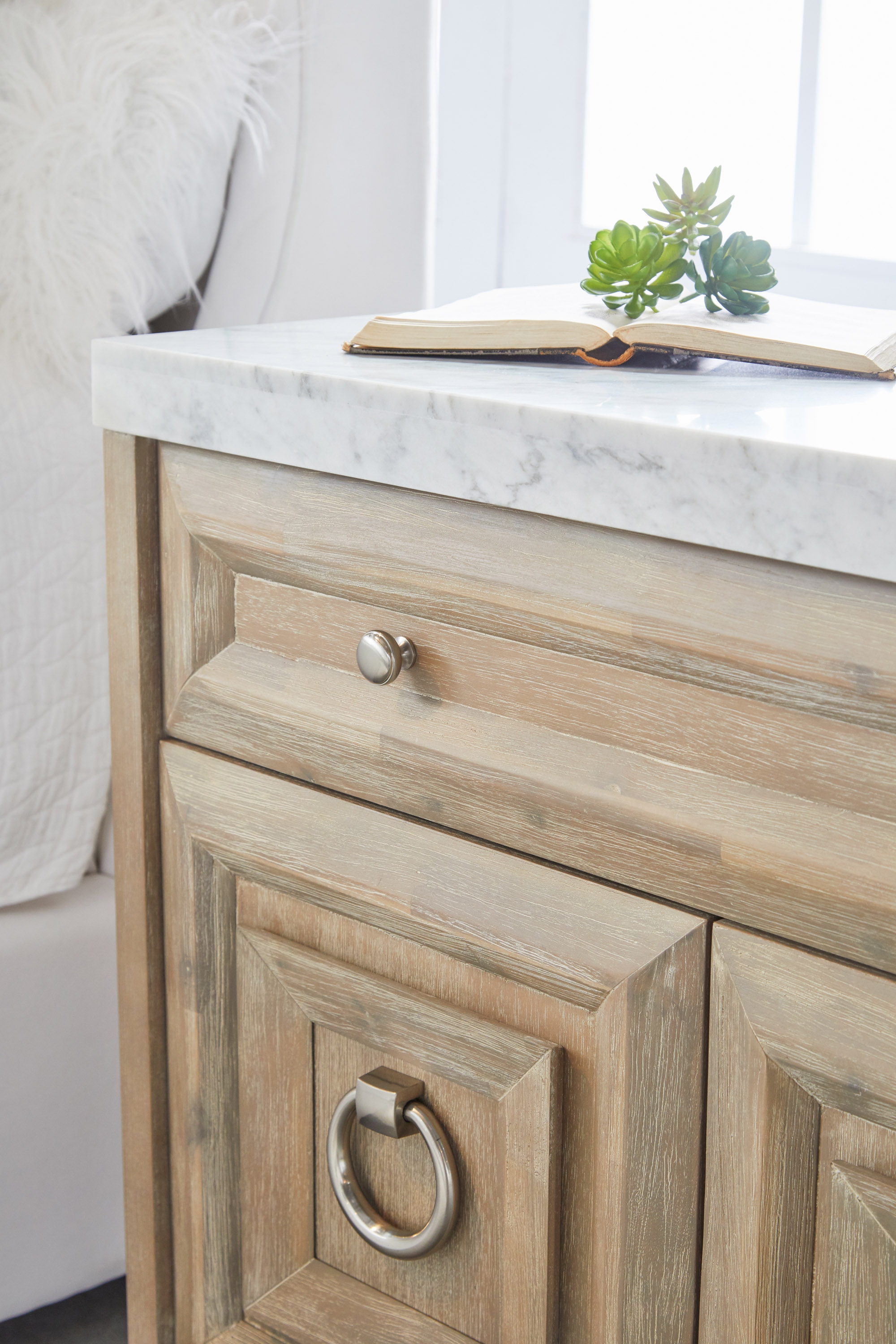 Azure Wood/Marble Media Chest w/2 Doors & Drawer