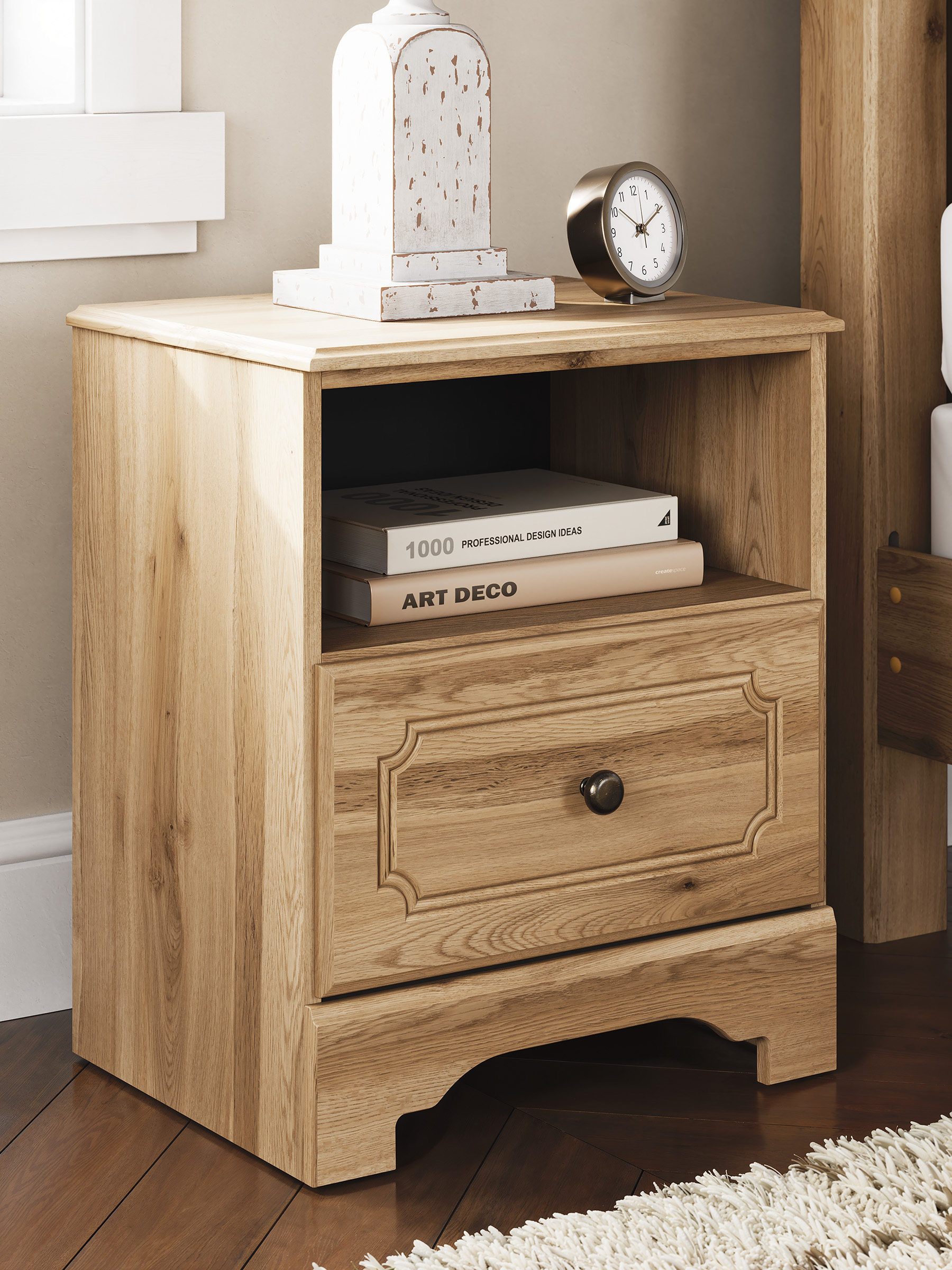 Aleaport MDF/Plywood Panel Bedroom Set