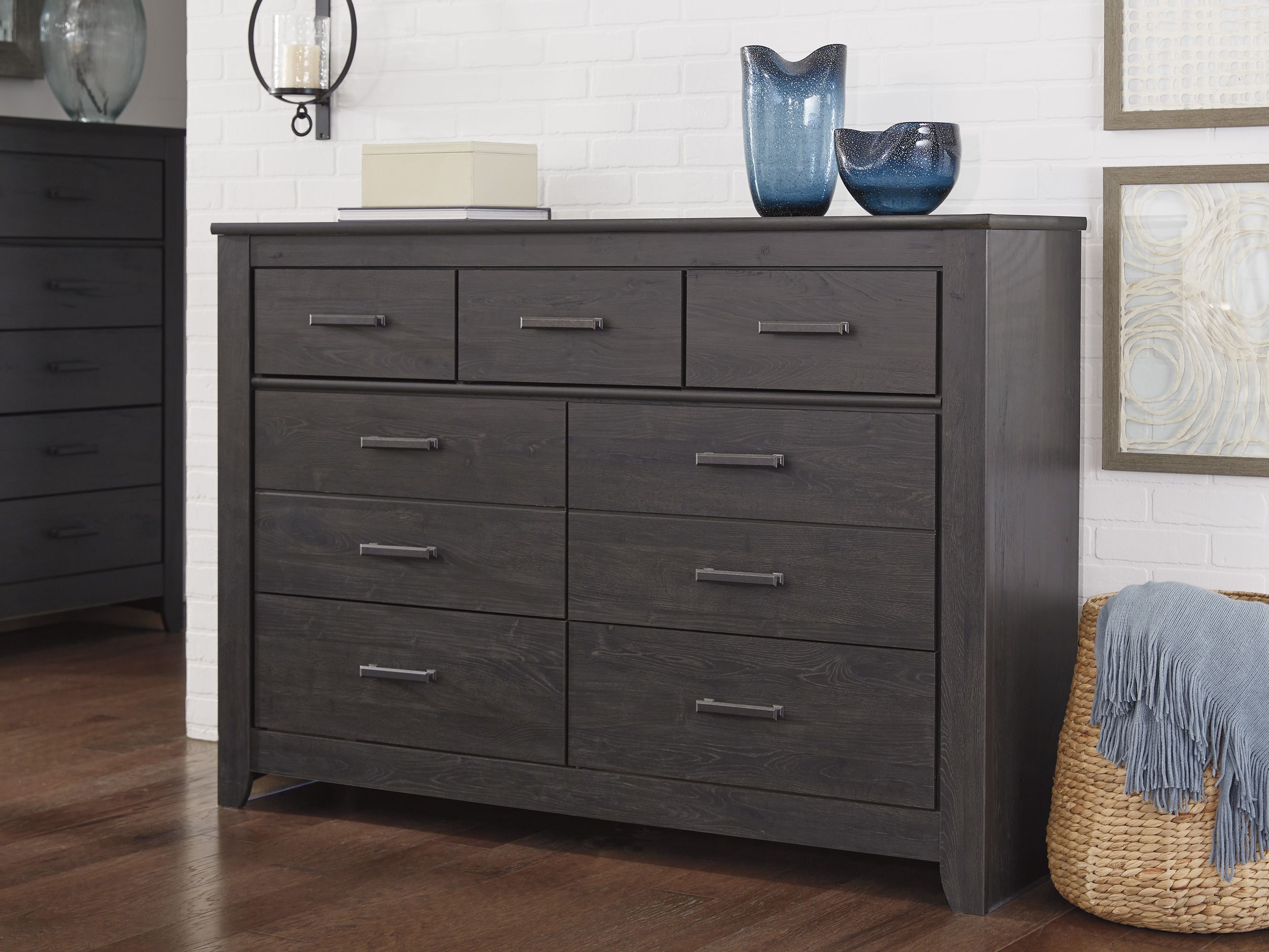 Brinxton MDF/Wood Veneer Dresser w/7 Drawers