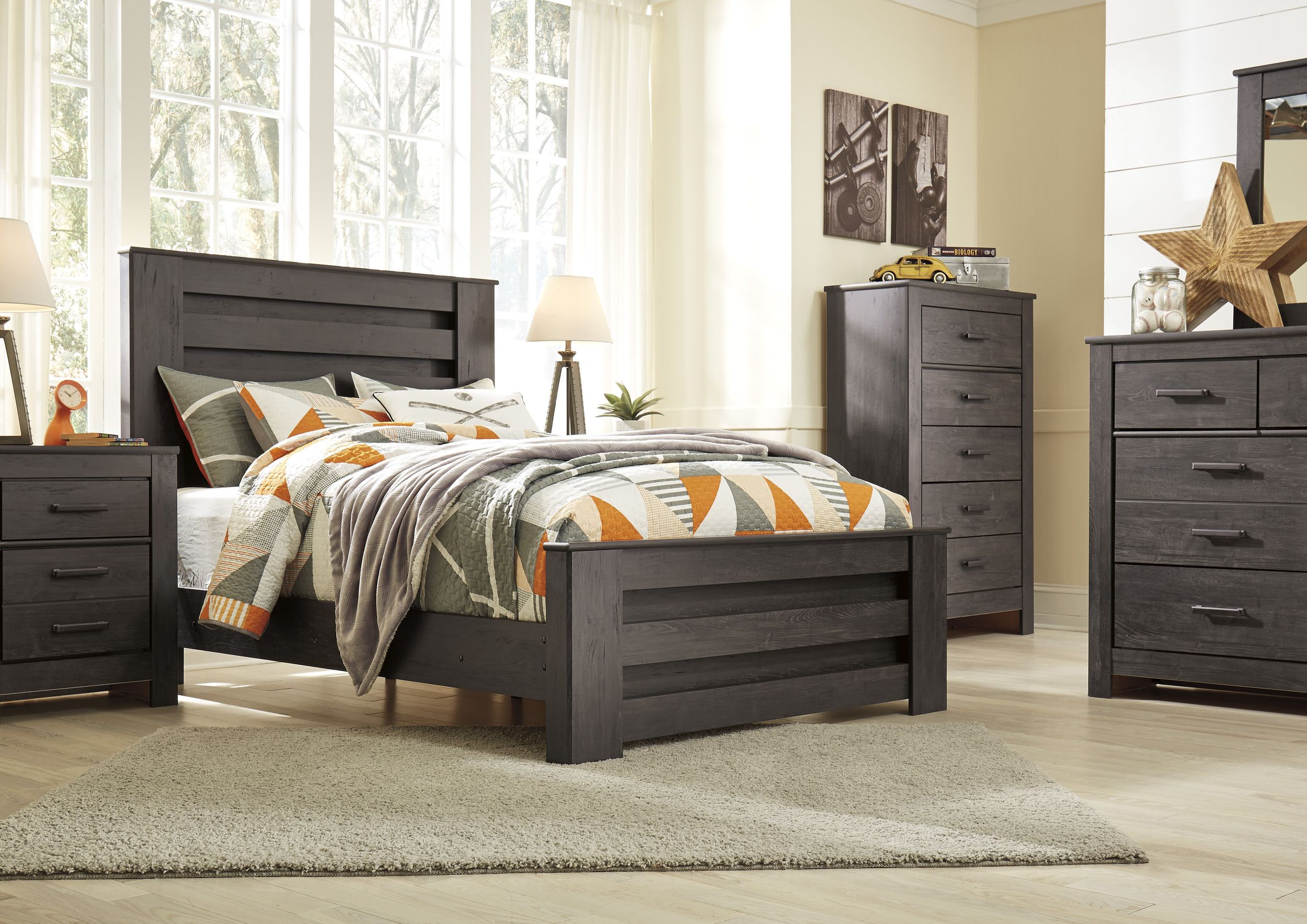 Brinxton MDF/Wood Veneer Panel Bedroom Set