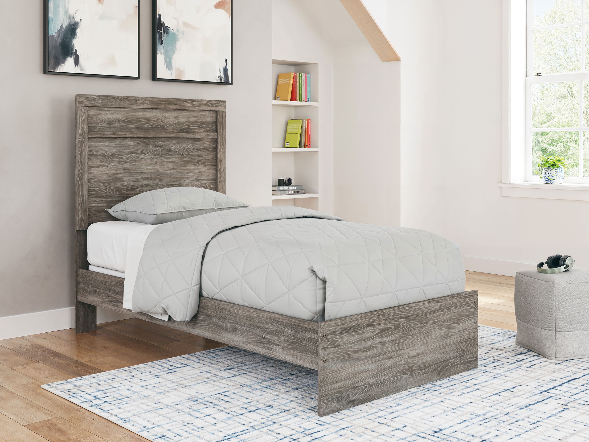 Ralinksi Wood/Decorative Laminate Bedroom Set
