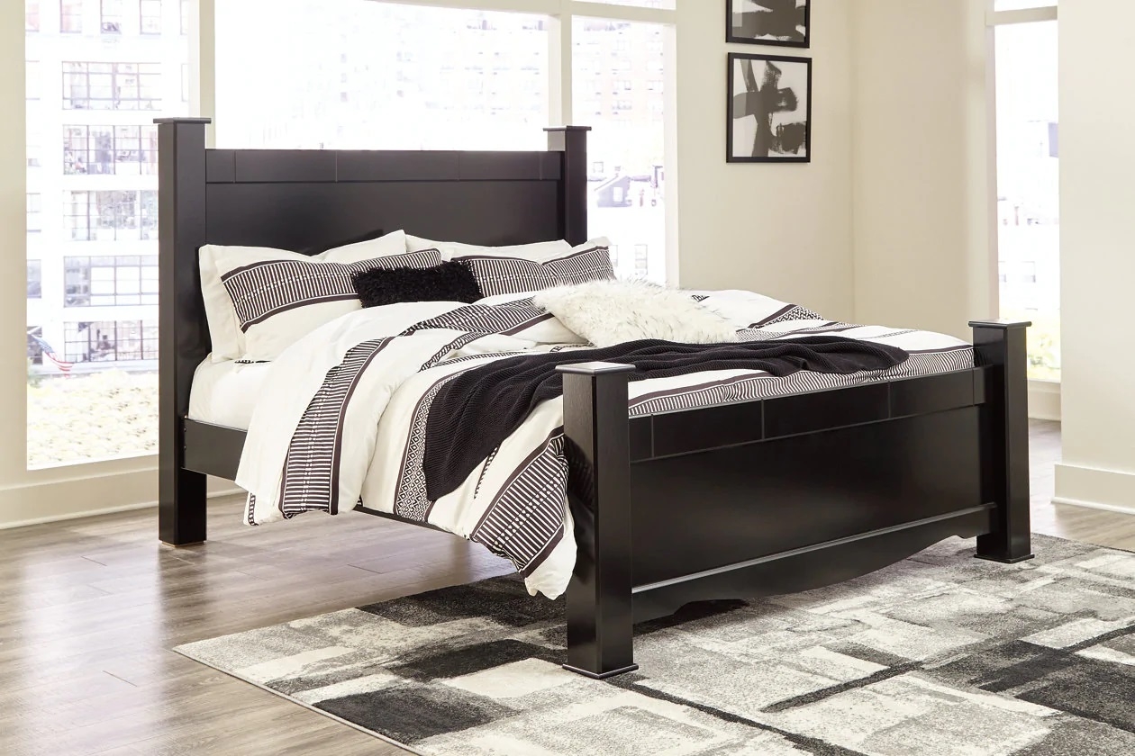 Mirlotown Wood Poster Bed, Queen Size