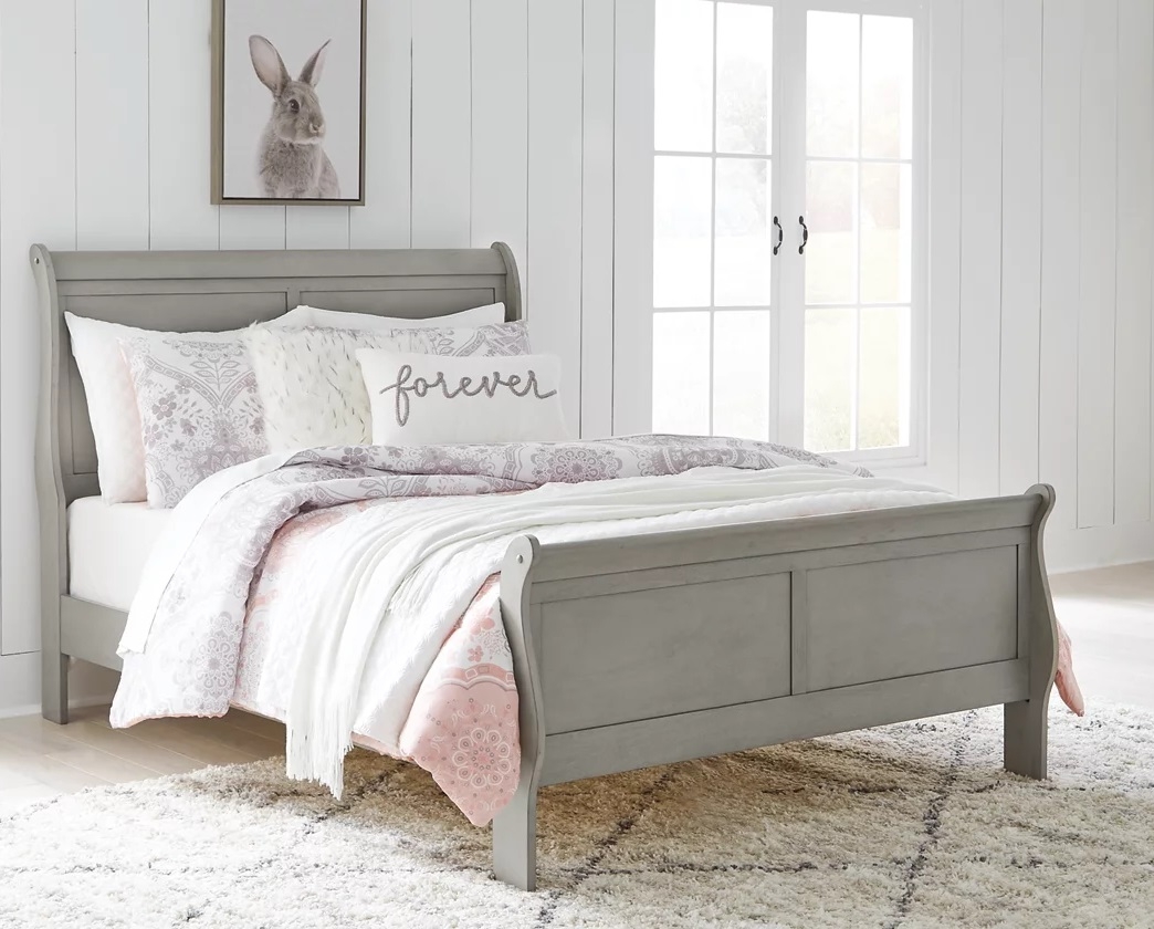Kordasky Wood Sleigh Bed, Full Size