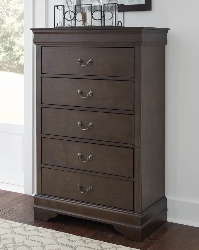 Leewarden Wood Chest w/5 Drawers