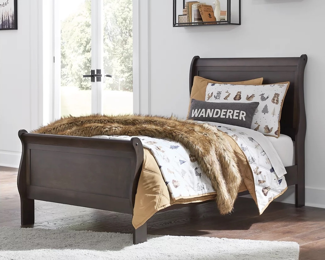 Leewarden Wood Sleigh Bed