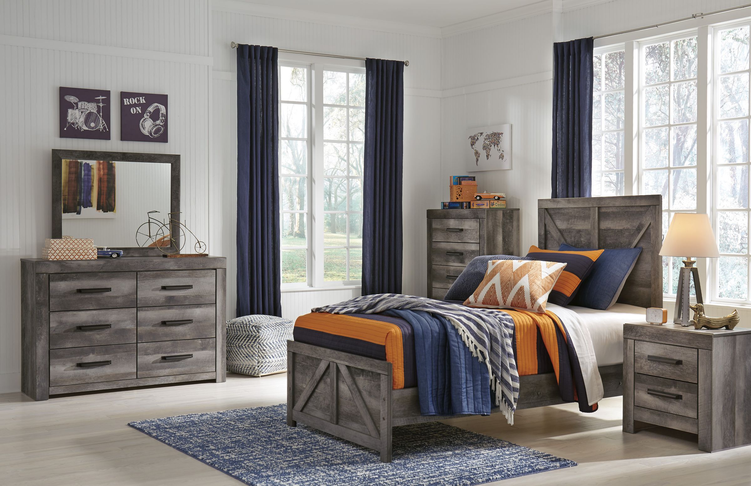 Wynnlow Wood Crossbuck Panel Bedroom Set