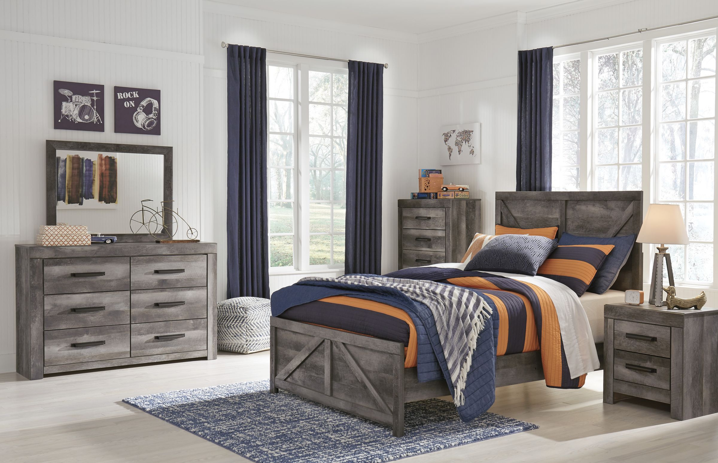 Wynnlow Wood Crossbuck Panel Bedroom Set
